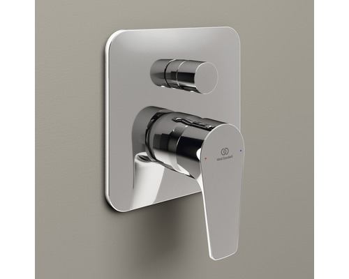 Mitigeur de douche encastré avec levier et plaque de recouvrement carrée