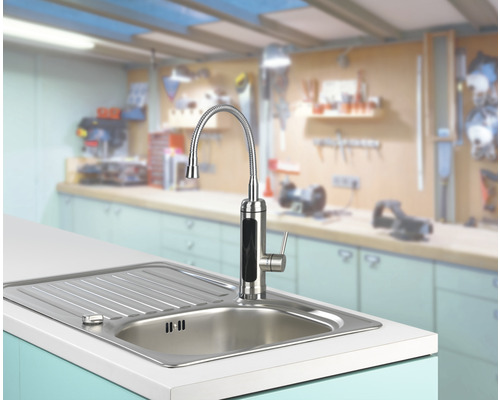 Spültischarmatur mit flexiblem Auslauf und Spülbecken
