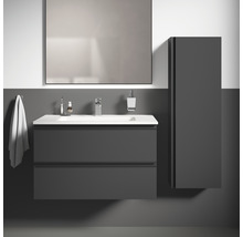 Salle de bains moderne avec meuble sous-lavabo, miroir et armoire haute