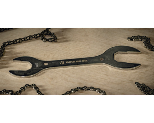 Fahrradketten-Schlüssel mit Bike Broz Logo und Fahrradketten
