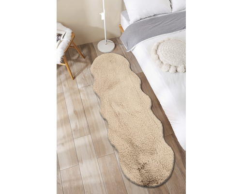 Tapis à poils longs dans une chambre à coucher