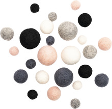 Boules décoratives en feutre de différentes tailles