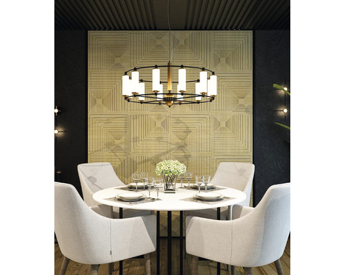 Esszimmer mit Esstisch, Stühlen und kreisförmiger Hängelampe