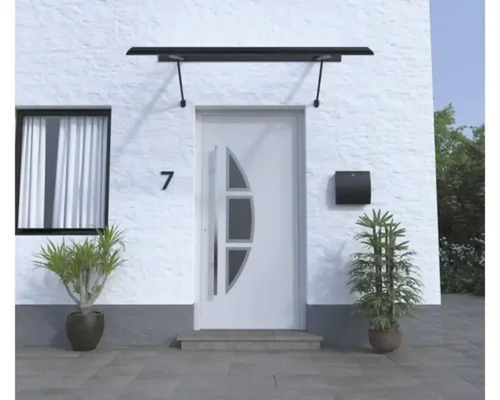 Eingangsbereich eines Hauses mit Haustürvordach