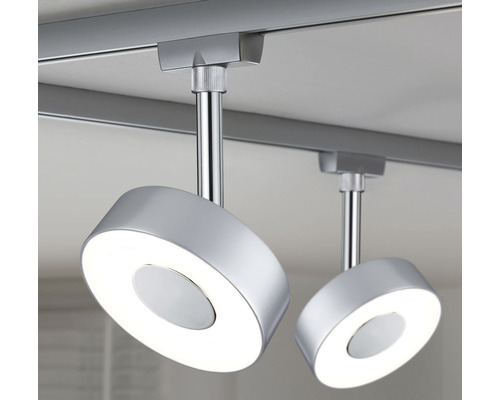 Zwei LED-Deckenleuchten an einer Schiene