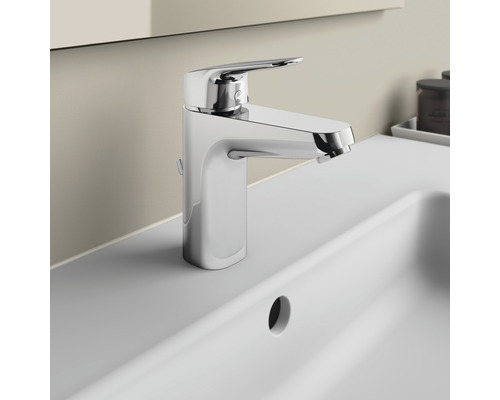 Robinet de lavabo sur un lavabo