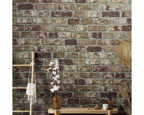 Décoration murale avec motif de briques, échelle, sac et décoration