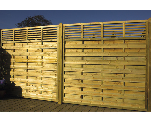 Clôture en bois avec des lamelles horizontales pour le jardin
