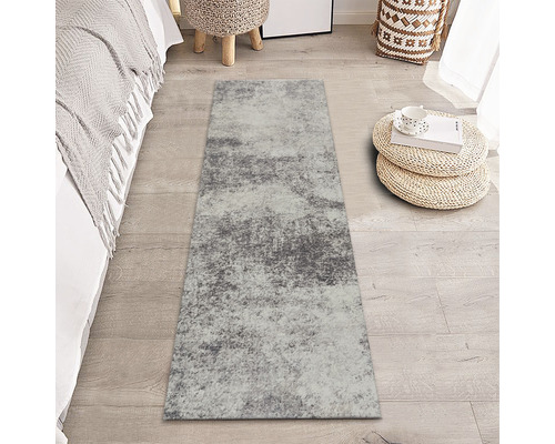 Tapis de couloir gris dans la chambre à coucher