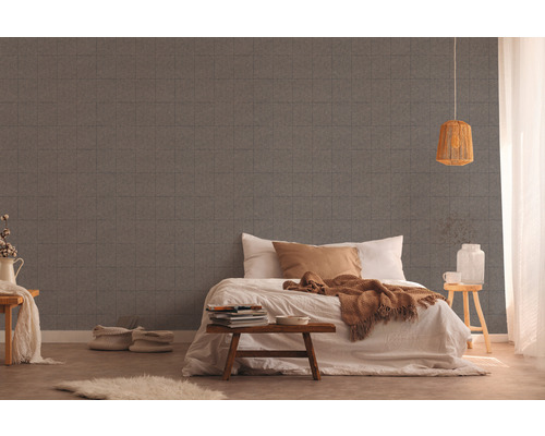 Gemütliches Schlafzimmer mit Wandpaneelen im Fliesendesign