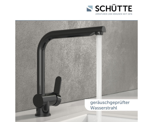 Schwarze Küchenarmatur mit laufendem Wasserhahn