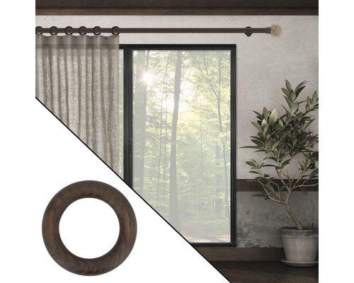 Anneau de rideau en bois avec tringle à rideaux dans le salon