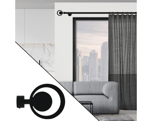 Tringle à rideaux avec rideau dans un espace de vie
