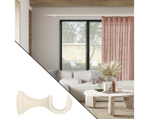 Wohnraum mit Gardinenstange und Vorhanghalterung aus Holz