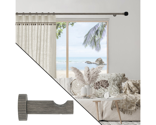 Raumansicht mit Gardinenstange und Gardinenstangenhalterung aus Holz