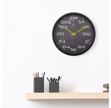Horloge murale Maths plastique noir Ø 30 cm