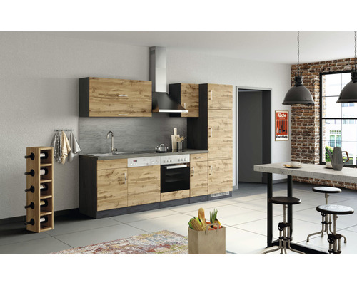 Cuisine moderne avec aspect bois, évier, cuisinière, hotte aspirante et casier à bouteilles pour l''aménagement de la cuisine