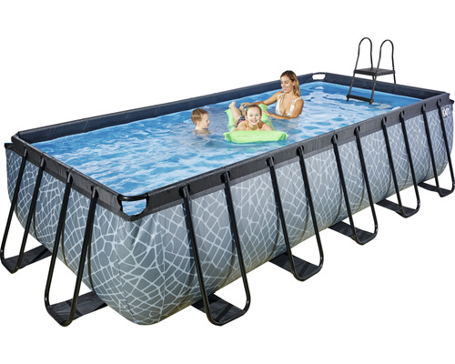 Piscine tubulaire rectangulaire avec échelle et baigneurs