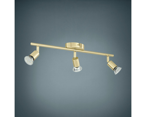 Dreiflammige Deckenleuchte mit Strahlern zur individuellen Ausrichtung des Lichts.