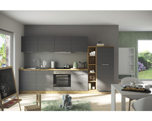 Cuisine moderne avec façades grises et éléments en bois dans une pièce lumineuse.