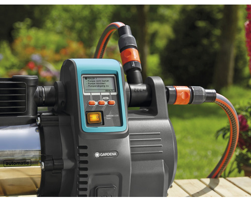 Gardena Hauswasserwerk mit Display und Schlauchanschlüssen