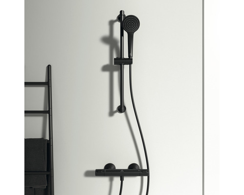 Brausegarnitur zur Wandmontage mit Handbrause und Thermostat