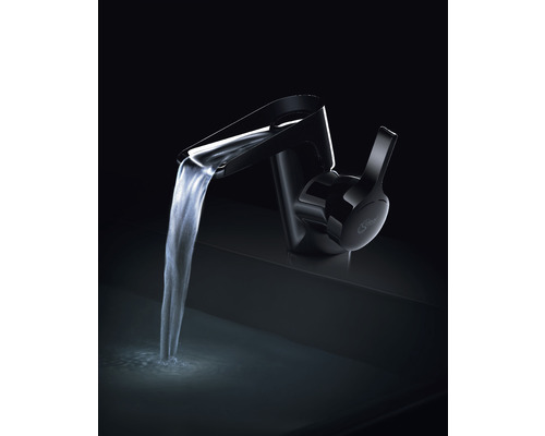 Wasserhahn mit fließendem Wasser