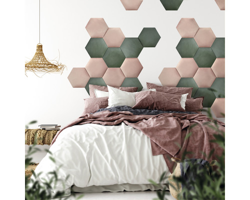 Wandkissen Riviera Hexagon altrosa Samt-Optik 29 x 34 cm Schlafzimmer mit Bett, Textilien und Wandpaneelen in Sechseckform