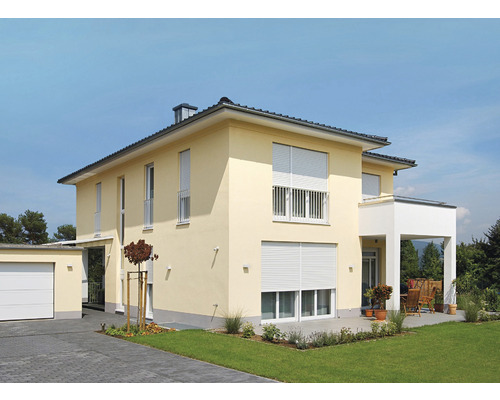 Maison à deux étages avec volets roulants