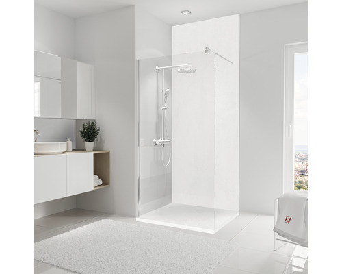 Modernes Badezimmer mit Duschkabine, Waschtisch und Fenster für eine helle Atmosphäre