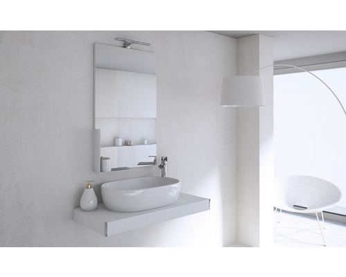 Salle de bains moderne avec lavabo, miroir et éclairage