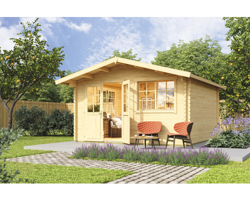 Abri de jardin Outdoor Life Norderney 3 avec plancher 444,6 x 480 cm nature Maison de jardin en bois avec porte ouverte et deux chaises dans le jardin.