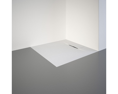 Douche à l''italienne avec caniveau d''écoulement