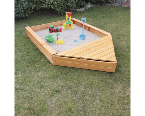 Sandkasten Multi und Bugbox Holz 140 x 260 x 22 cm braun Sandkasten aus Holz mit Spielzeug im Garten