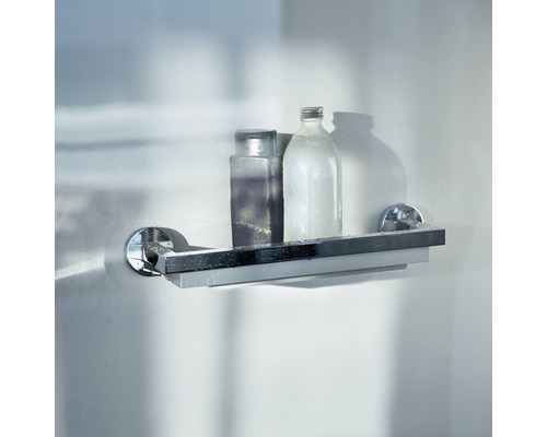 Étagère de douche angulaire avec deux flacons fixés au mur