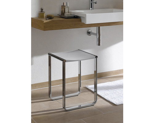 Badezimmerhocker mit verchromtem Rahmen und Sitzfläche