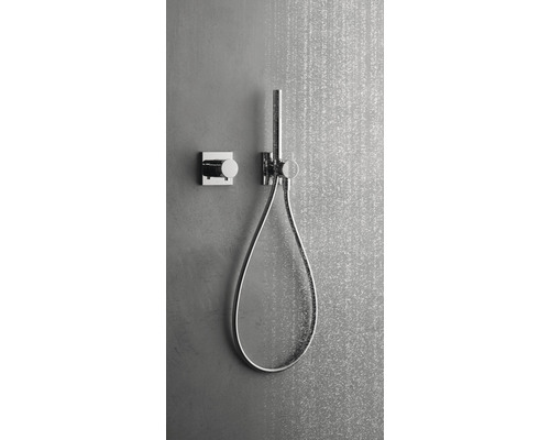 Brausegarnitur mit Halterung und Armatur für die Dusche