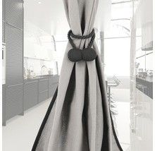 Rideau avec embrasse décorative dans le salon