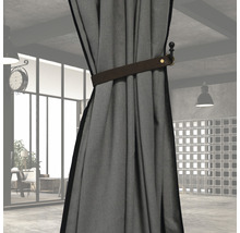 Rideau décoratif avec bande de cuir dans la pièce