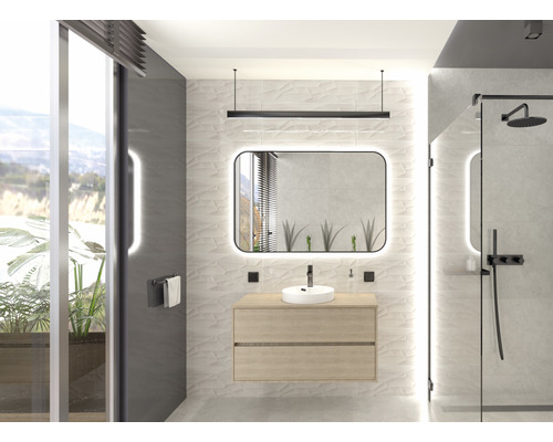 Salle de bains moderne avec meuble-lavabo, miroir avec éclairage et douche à l''italienne