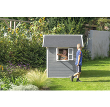 Maisonnette de jeux dans le jardin avec des enfants