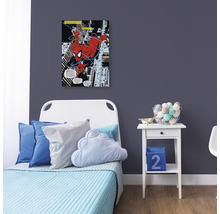 Chambre d''enfant avec lit, table de chevet et tableau mural de bande dessinée Spider-Man