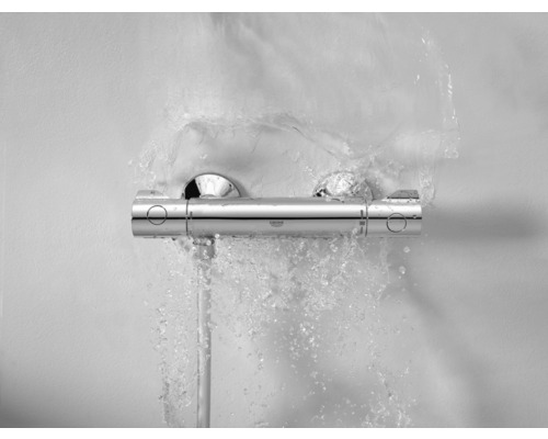 Mitigeur thermostatique de douche apparent avec jet d''eau