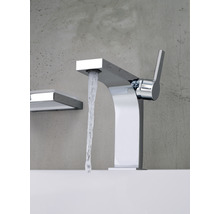 Robinet avec jet d''eau