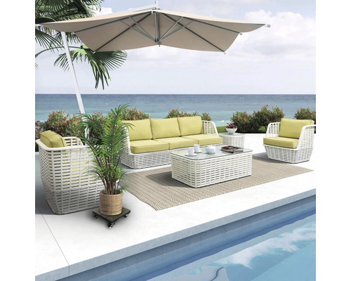 Gartenmöbel-Set mit Sofa, Sessel, Tisch und Sonnenschirm am Pool