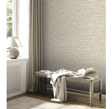 Beige Backstein Tapete in einem hellen Raum mit Sitzbank