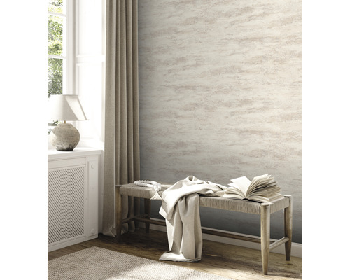 Salon avec papier peint, banc et décoration