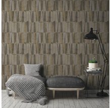 Vue d''une pièce avec papier peint à motifs, siège et lampadaire