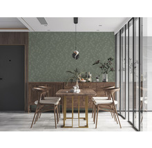 Salle à manger avec table, chaises et buffet dans un style clair et organisé