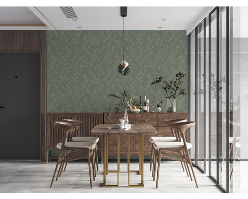 Esszimmer mit Esstisch, Stühlen und Sideboard in einem hellen und organisierten Stil